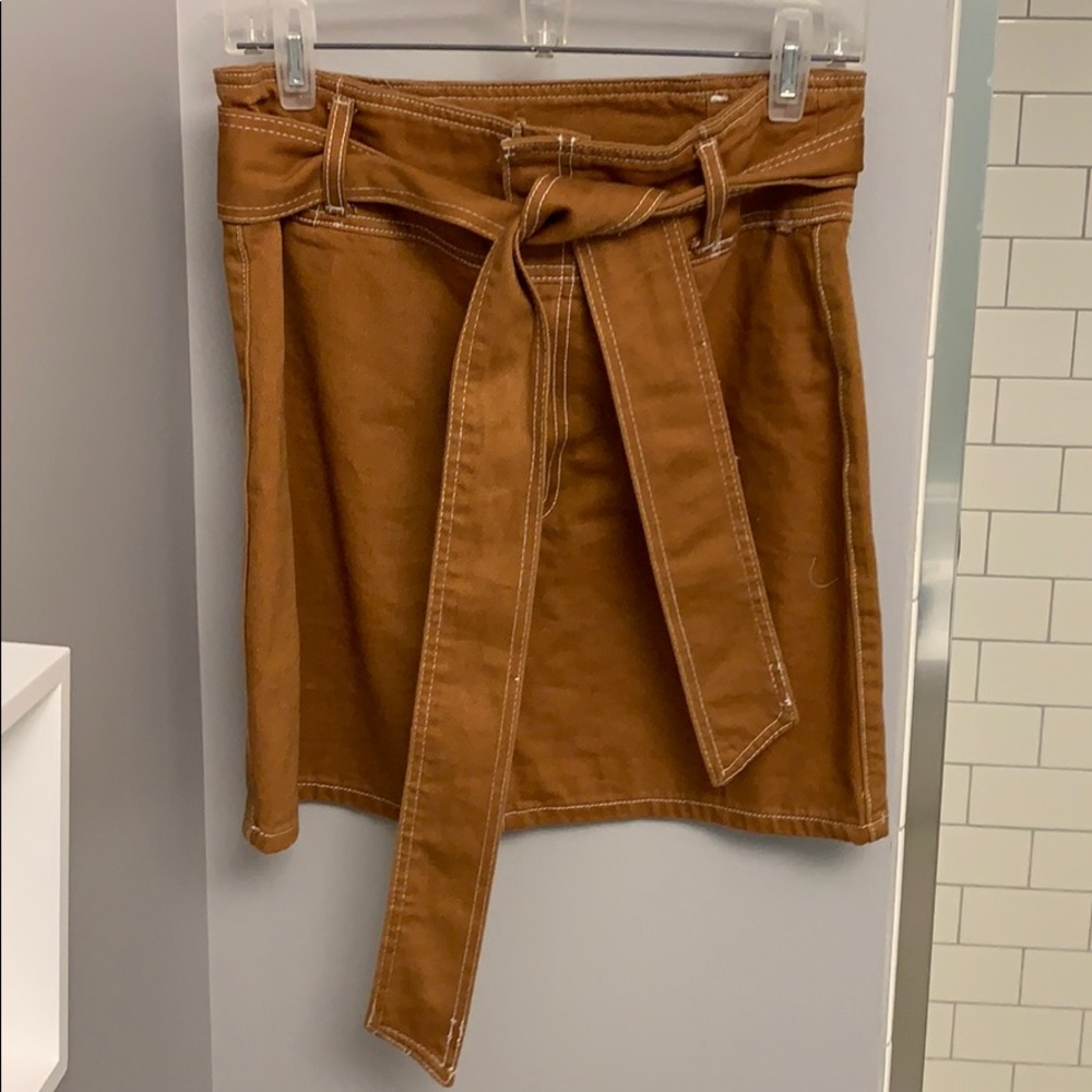 Tie skirt